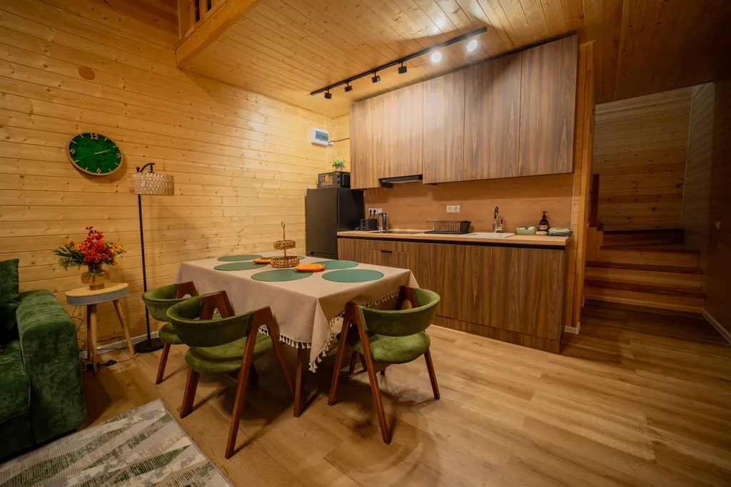 Коттедж с частной территорией и джакузи Green