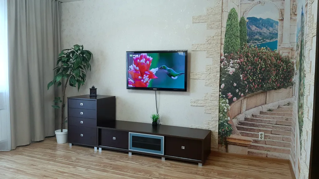 Большая квартира с отдельной кухней в тихом центре