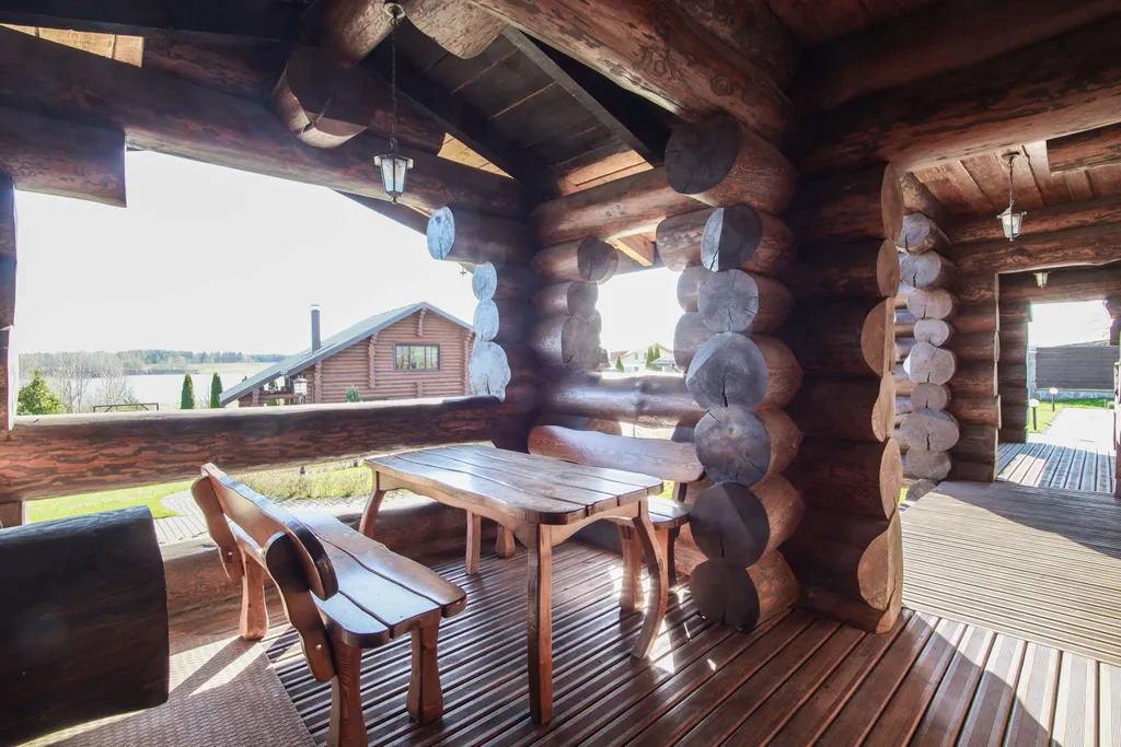 Шале с баней бассейном и видом на озеро