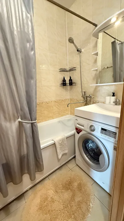 Уютная двухкомнатная квартира с шикарным видом с 24 этажа