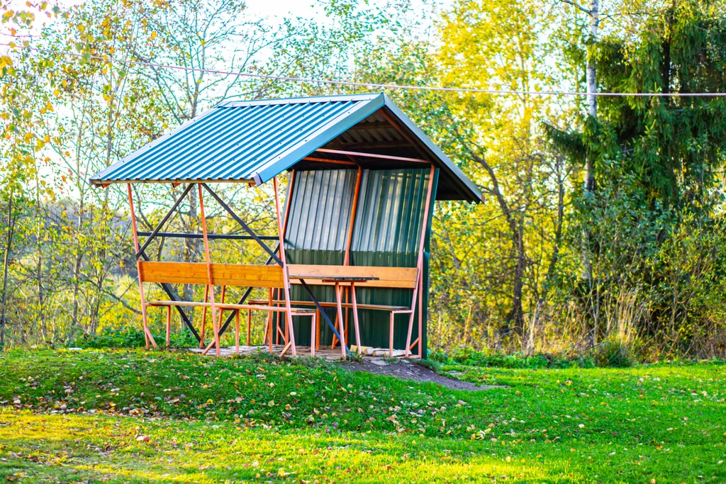 Коттедж Уютный коттедж на берегу реки — Волхов