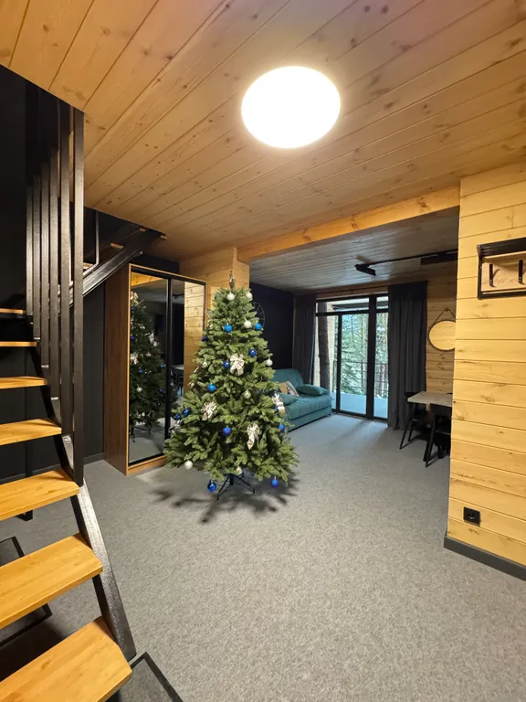 Двухэтажный дом с видом на горы База отдыха ПроЛес