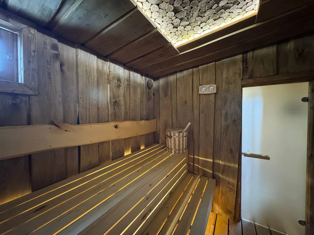 Вилла с купелями и баней