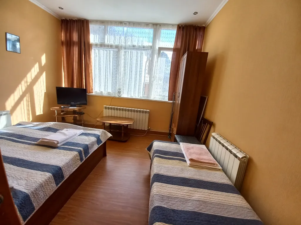 Светлая квартира у Нарзанной галереи