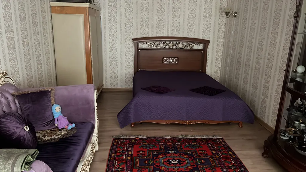 Розовый дом в горах