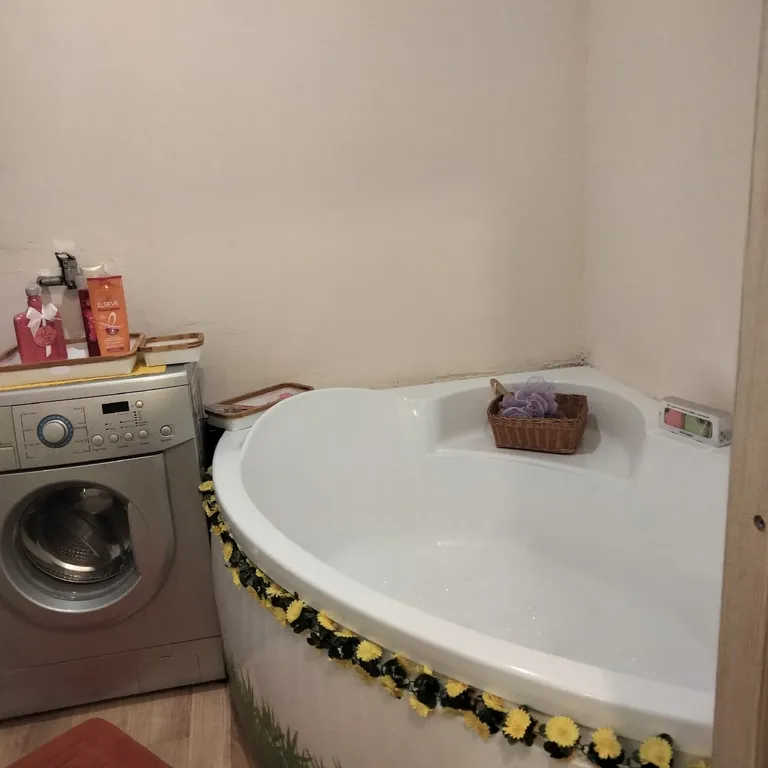 Студия в кудрово с большой ванной