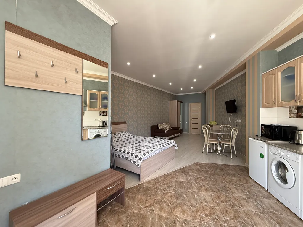 Студия с балконом у моря есть мангал