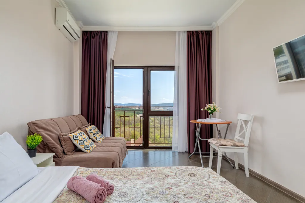 Квартира Квартира Евродвушка Тюльпан — Геленджик