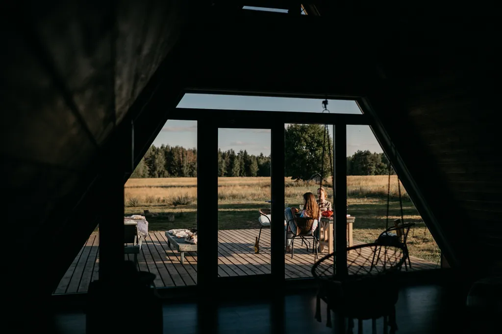 Треугольный дом между Минском, Несвижем и Миром