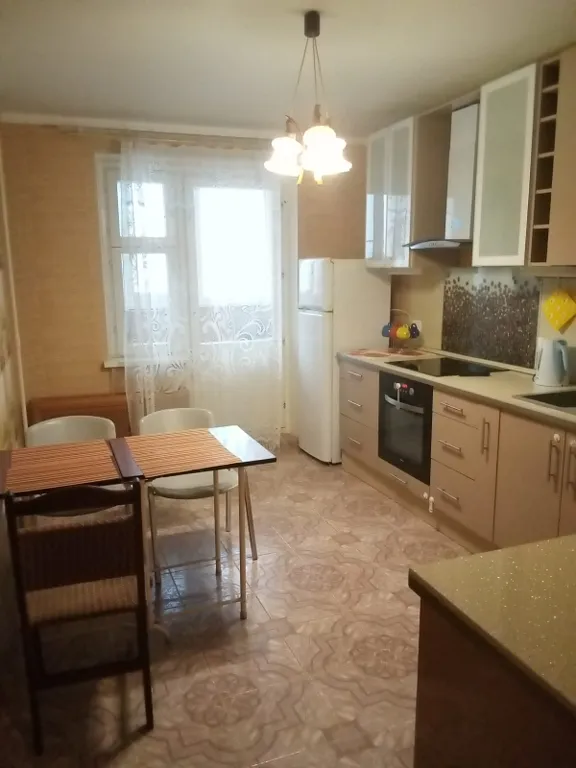 Трёхкомнатная квартира с хорошим ремонтом — аренда посуточно в Балашиха