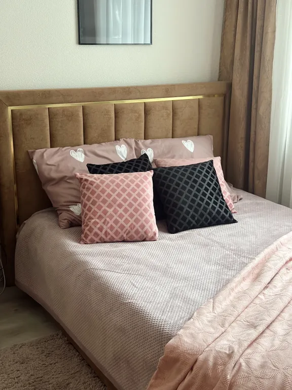 Номер-люкс Розовая пантера в апарт-комплексе Виктория