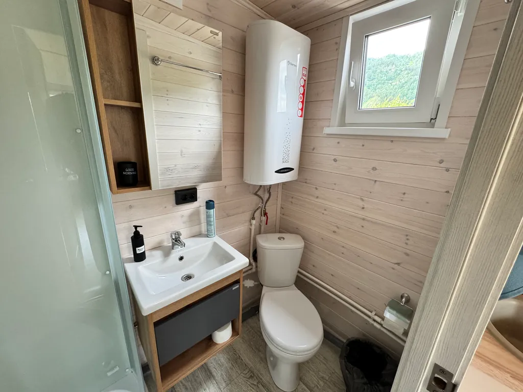 Домик с видом на горы