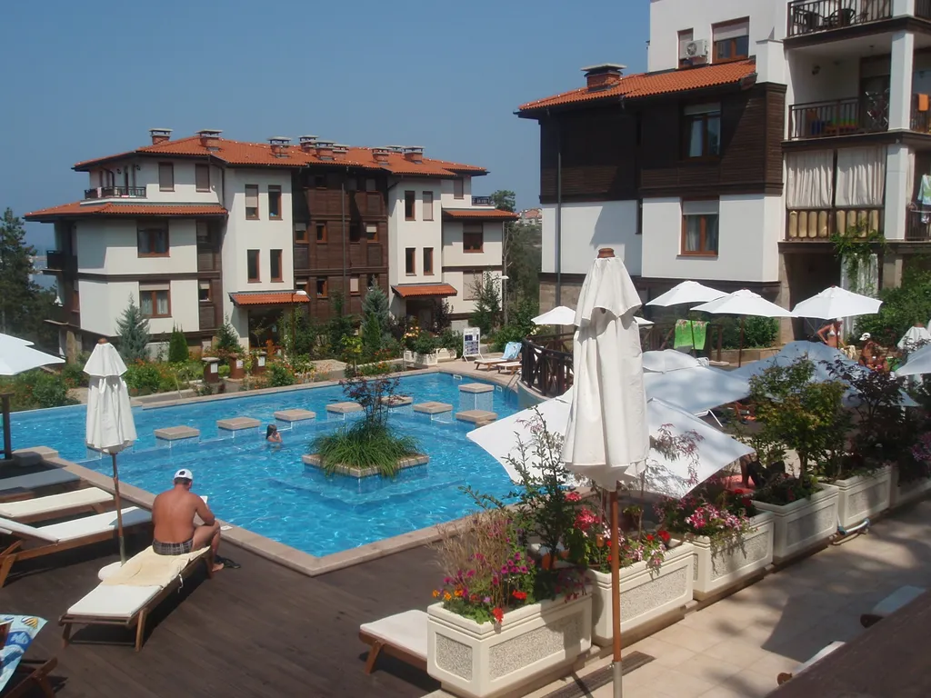 Трехкомнатный люкс в соснах у моря в Санта Марина