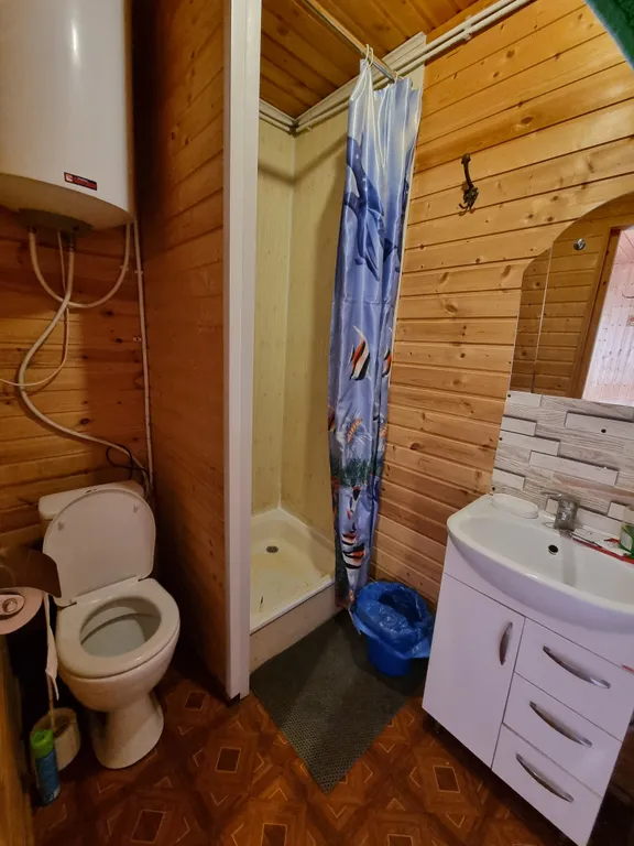 Коттедж Уютный домик с подогревом и добствами у озера Омчино для двоих человек — Луга