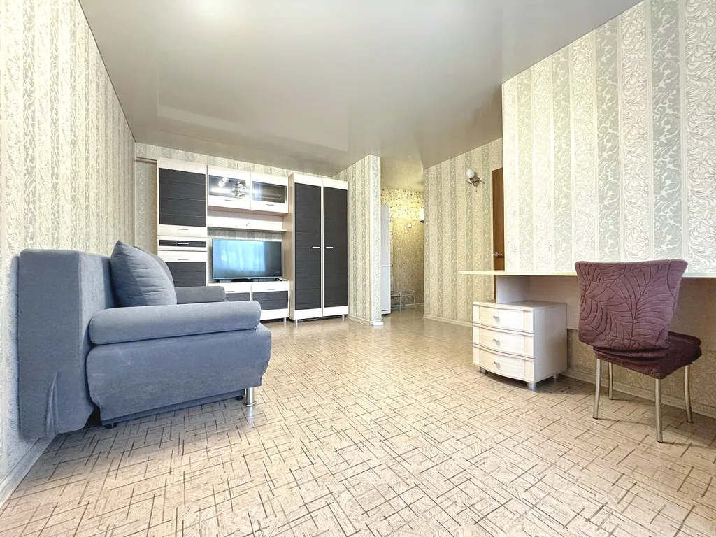 Двухкомнатная квартира в центре на Дзержинского