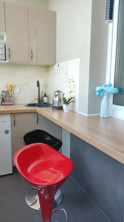 Студия с отдельной кухней