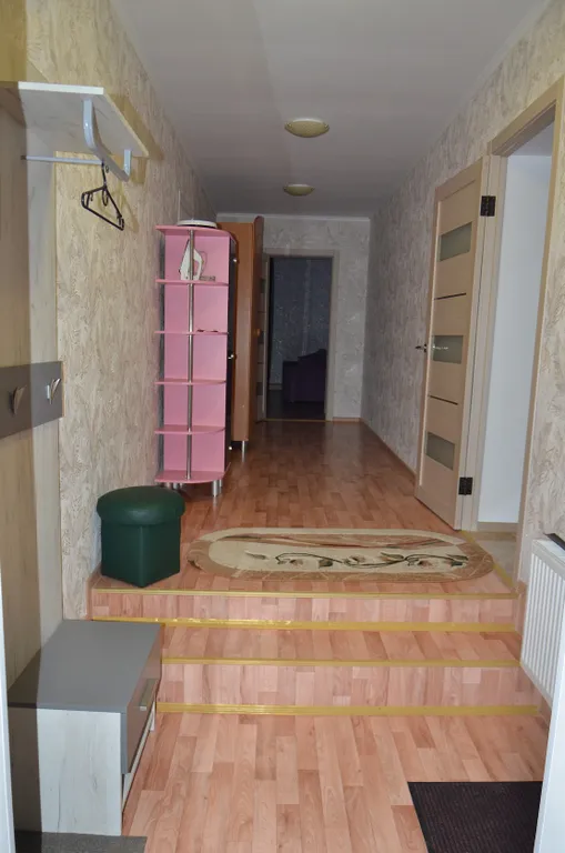 Пол дома с отдельным входом и двором