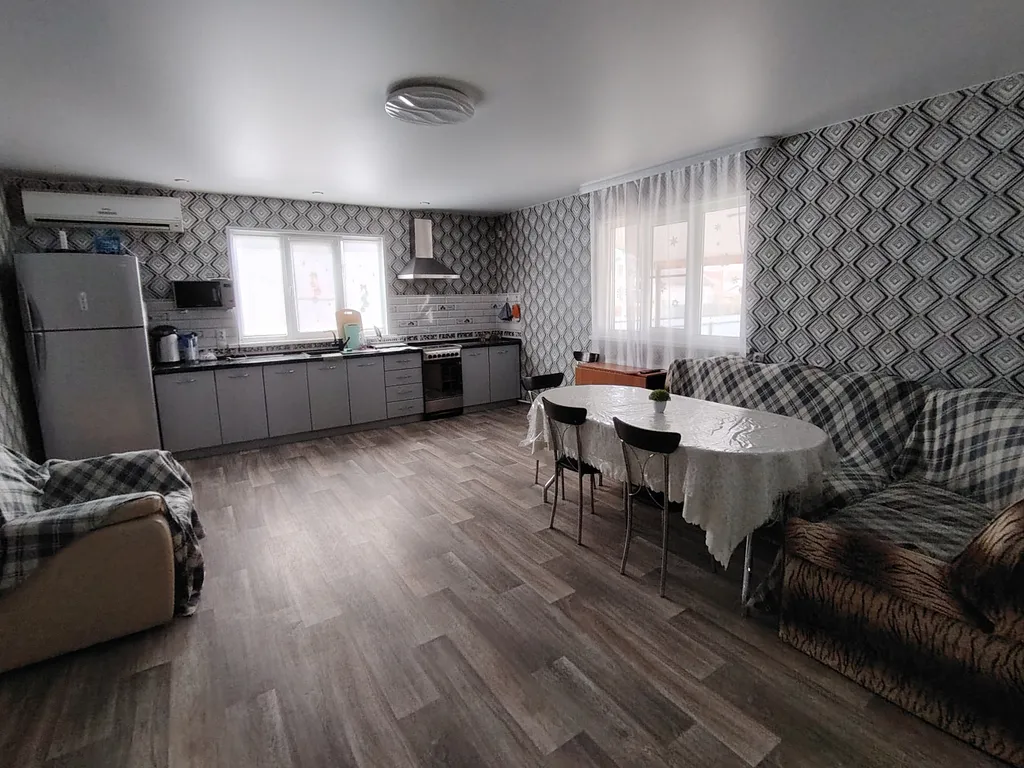 Коттедж Большой дом в черте города — аренда посуточно в Калач-на-Дону