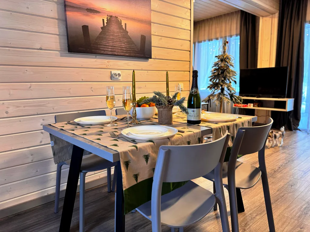 Коттедж Новый комфортабельный дом для отдыха на берегу лесного озера Маролампи — Санкт-Петербург