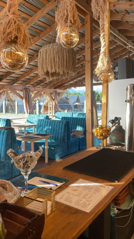 Атмосферные дома a-frame на берегу моря