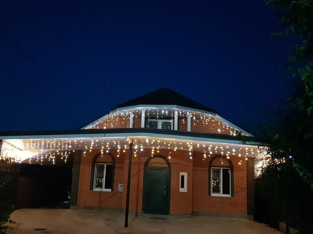 Большой дом с бассейном