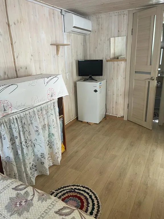 Дача с двориком и с кухней