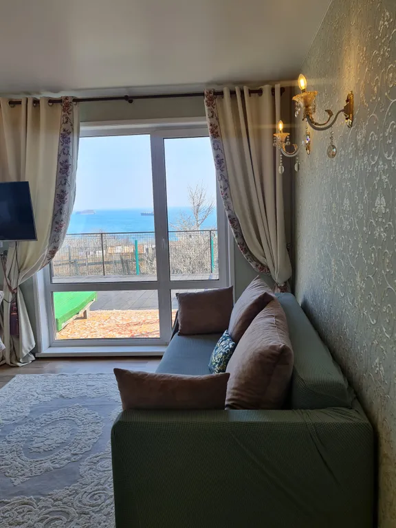 Дом Бархатная 1