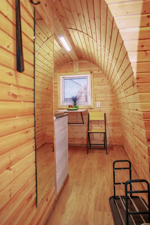 Рорбу домик рыбака на берегу реки Янисйоки