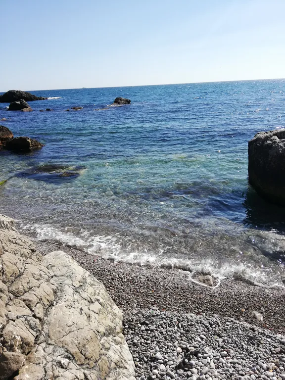 Уютная комнатка в квартирке Пальма у моря