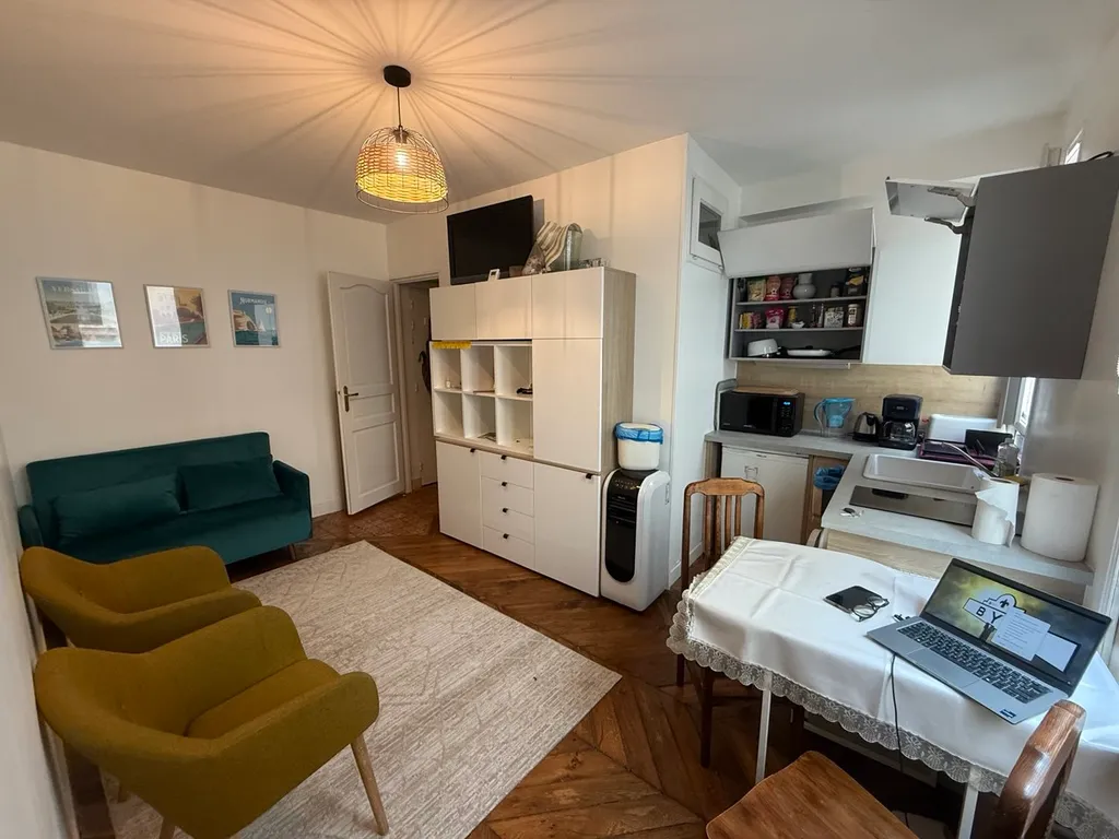 Эйфелева башня, центр