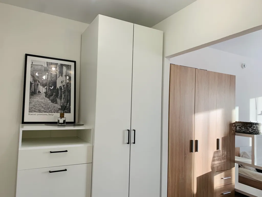 Светлая студия с видом на закат