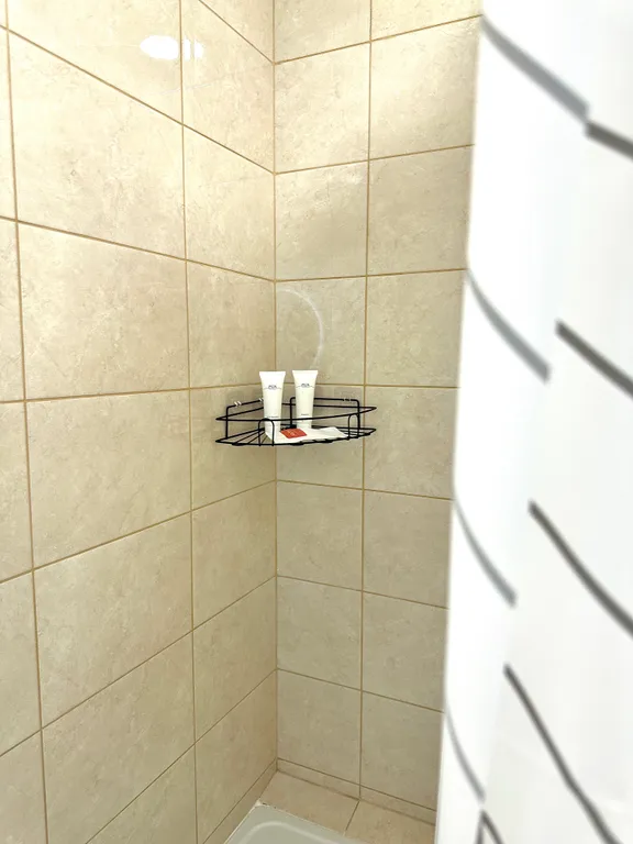 Новый дизайнерский апартамент с бесплатной парковкой для гостей