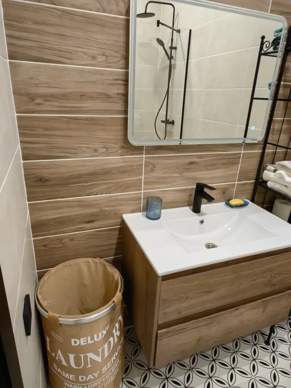 Дом у ручья