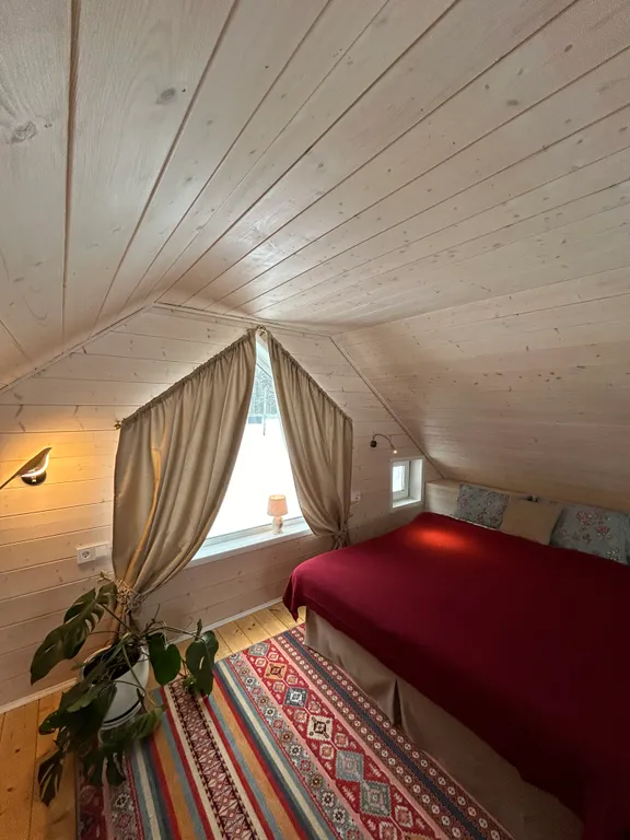 Голландский домик у леса