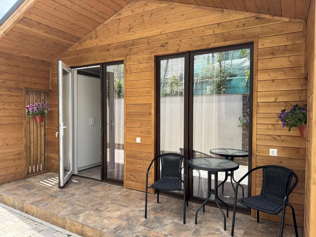 Коттедж Коттедж Барнхаус с террасой и закрытым двором - 7 минут до моря — Геленджик