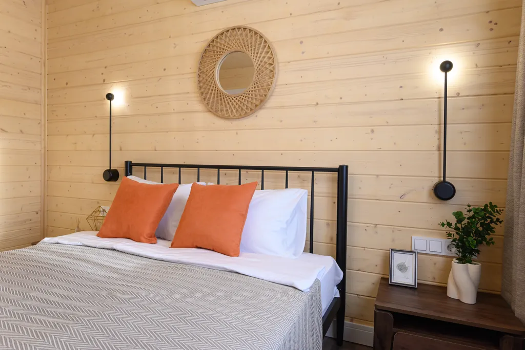 Дом с камином, баней и чаном в лесу у озера