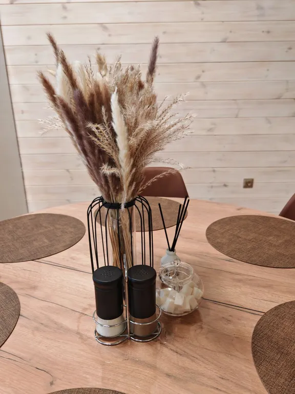 Просторный дом в живописном месте у реки, в 40 минутах от Москвы