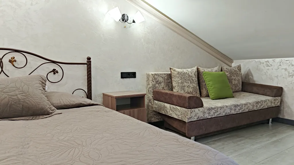 Уютная студия с балконом и красивым видом на горы