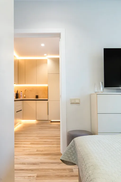 Стильная двухкомнатная квартира у моря Небо 19