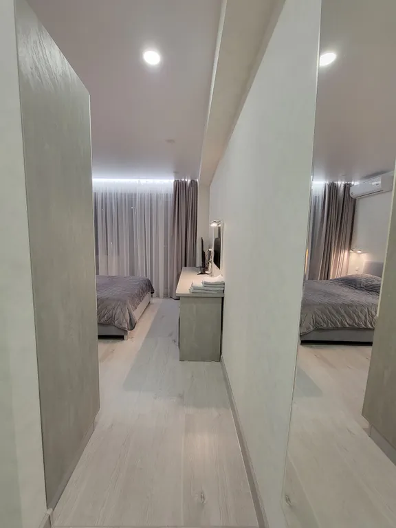 Стильные апартаменты с видом на море и горы