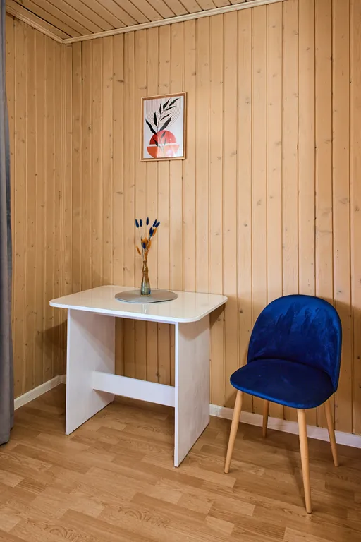 Дом с видом на монастырь