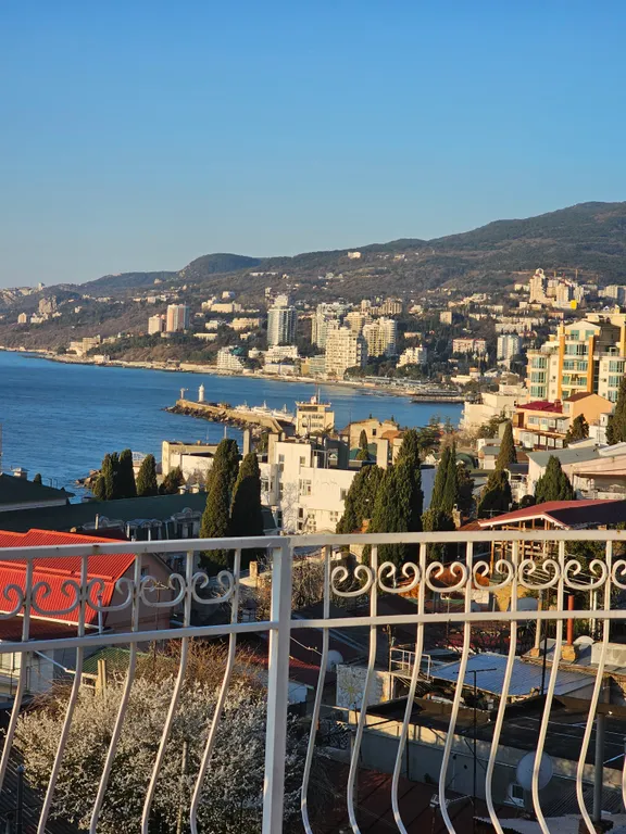 Квартира с террасой, видом на море, в 3 минутах от пляжа