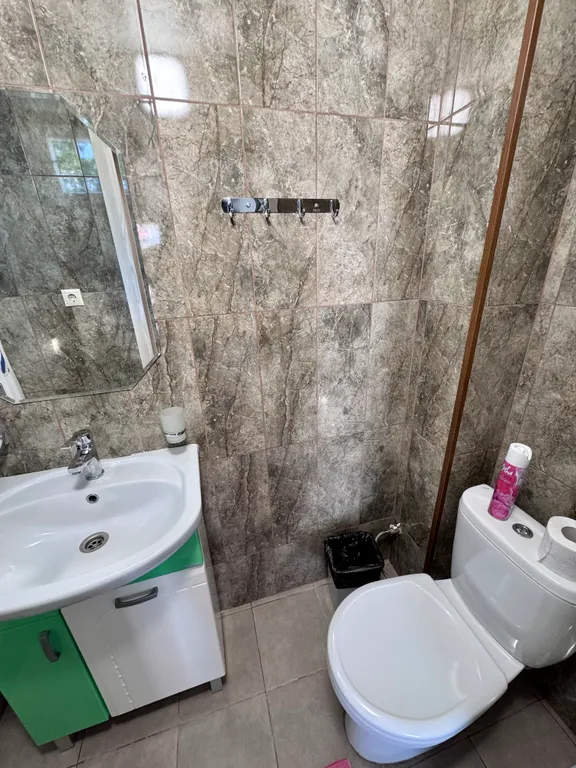 Трёхместный номер со всеми удобствами и с видом на море