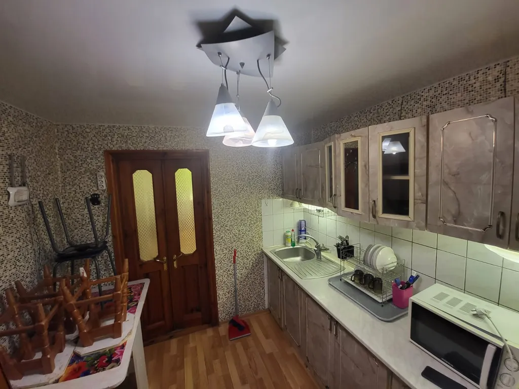 2-комнатная квартира, есть все необходимое для проживания