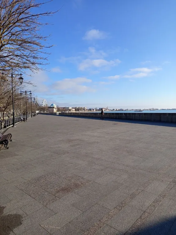 Уютная квартира со всем необходимым для жизни на набережной Терешковой