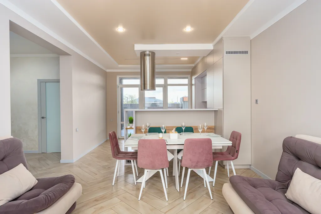 Загородный дом с русской баней и бассейном в 15 минутах от моря