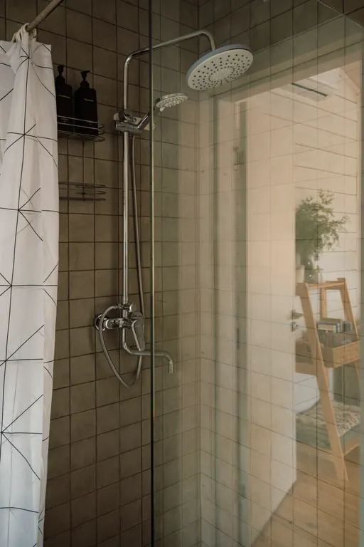 Уютный домик в лесу с горячим чаном