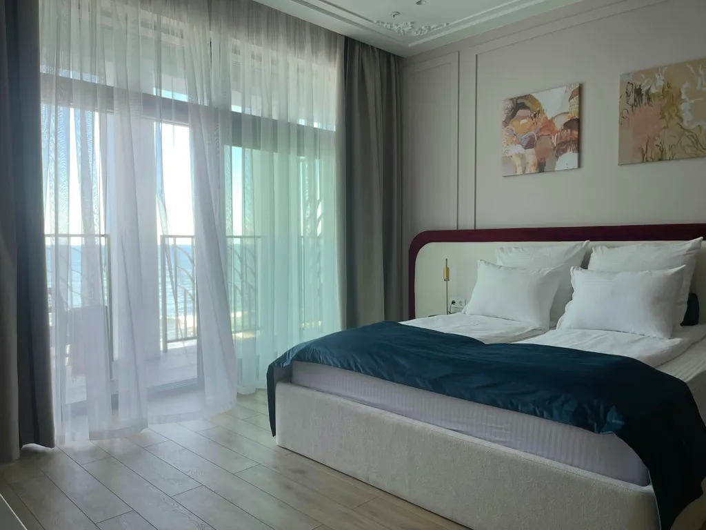 Студия на первой линии, вид на море