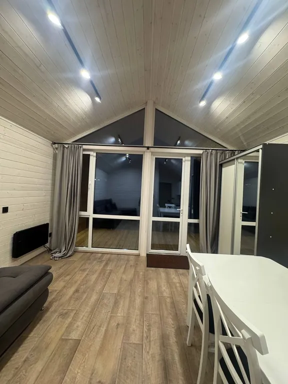 Двухкомнатный дом с видом на горы и реку