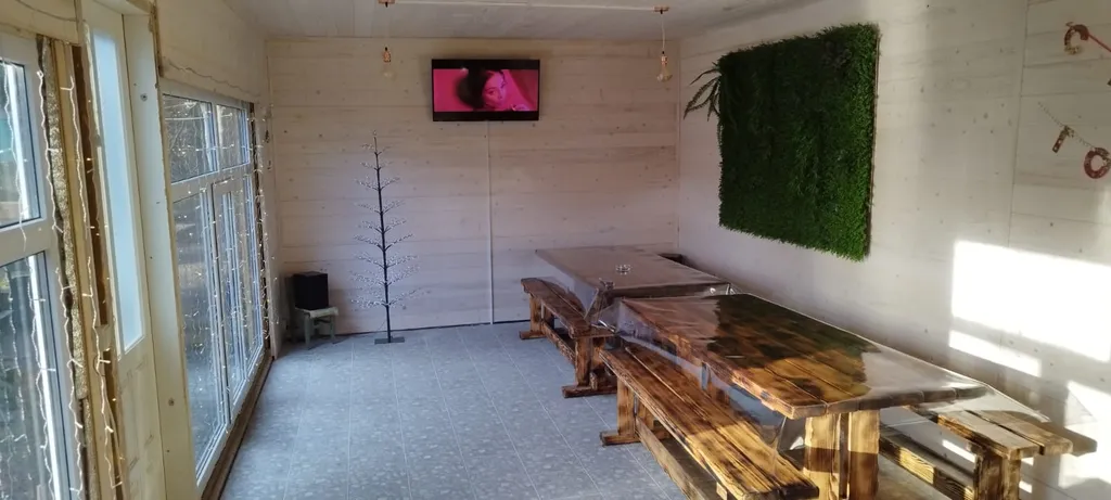 Романтик у реки